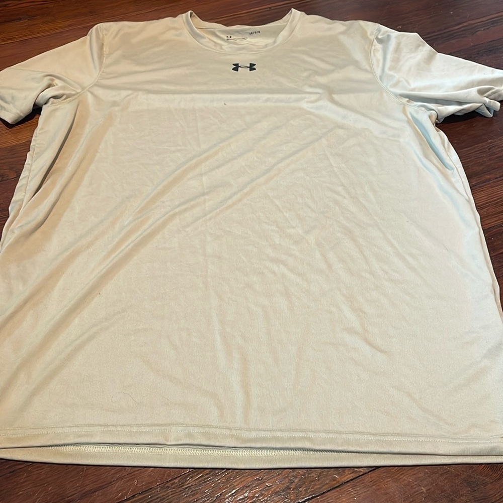 NWT Under Armour 2 Men’s Yellow Shirt Bundle Size L